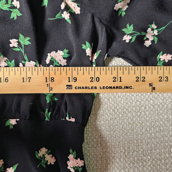 Floral Black Rayon Blouse with Smocked‎ Waist and Blousy Sleeves Size 2x - Picture 8 of 12